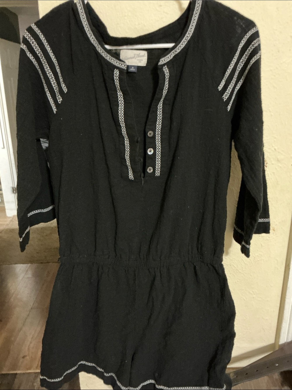 Universal Thread Black short set with White Trim size medium